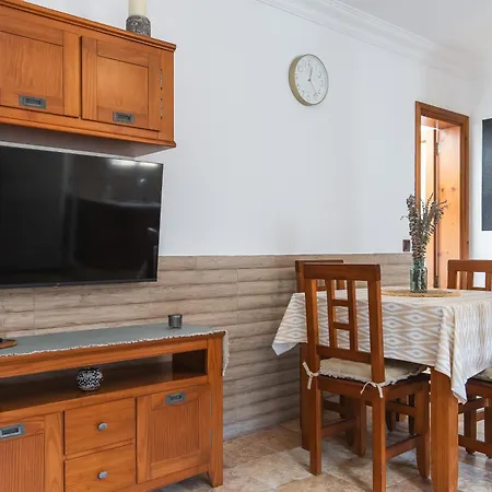 Home2book Cozy 2 Min From شقة